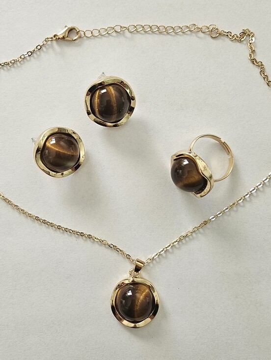 Jewelry - NWT Gold-Tone Tiger Eye Pendant Necklace and Stud Earrings Set Formal Feminine